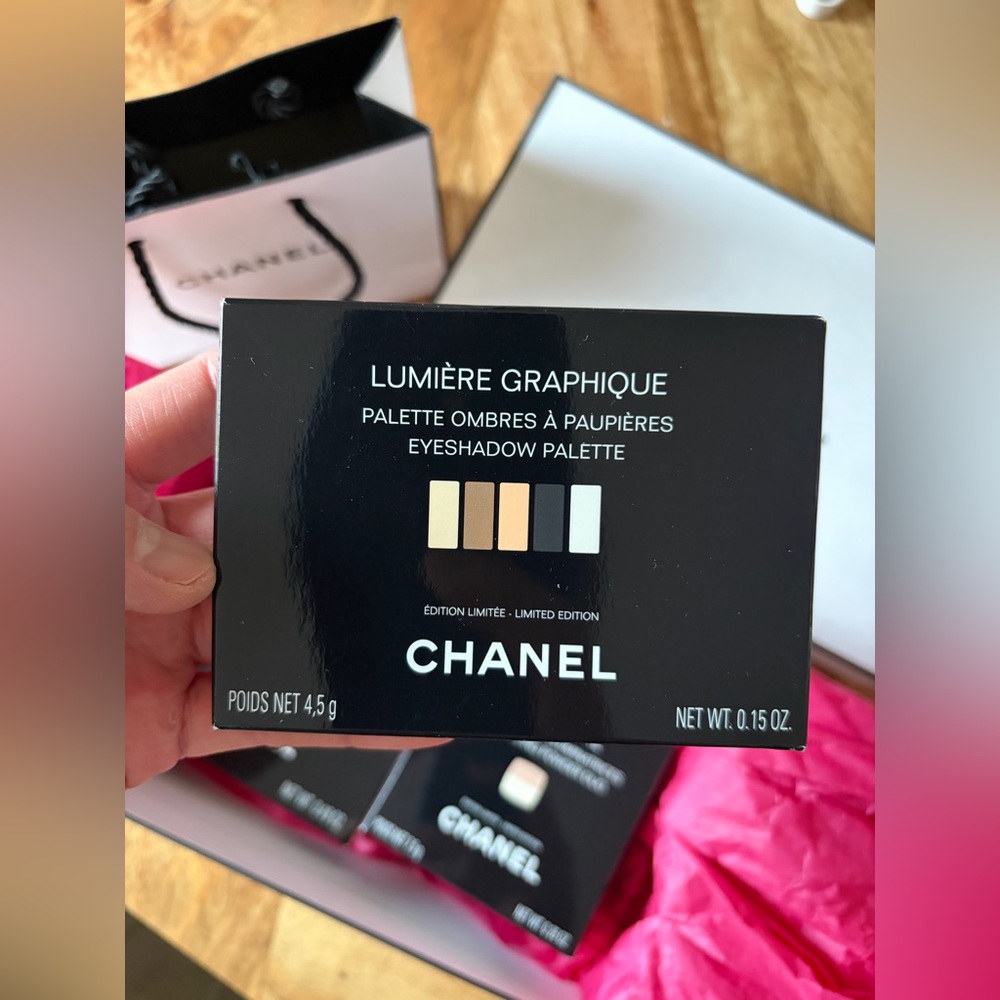 CHANEL Lumière Graphique Eyeshadow Palette - Cream, Tan, Brown